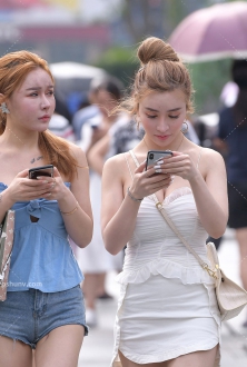 性感的吊带上衣