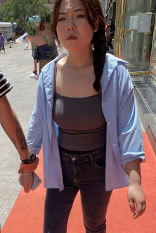 时尚穿搭性感低胸清凉迷人