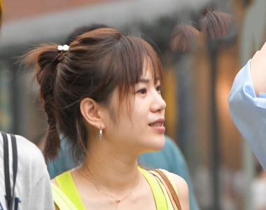 街拍运动达人紧身美臀美女图片