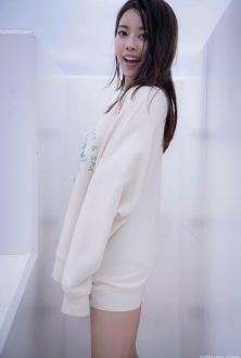 日本女优性感美女写真高清套图下载Misaki Yahata 八幡美咲35p