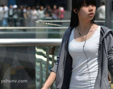 花色短裙美女时尚穿搭