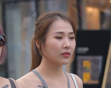 清凉吊带性感时尚穿搭街拍美女