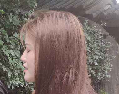 美女露肩吊带，香肩诱人