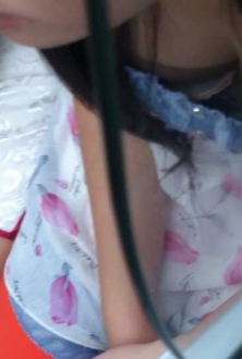 抿嘴的美女，小心我会爱上你