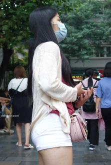 街拍白色热裤美少妇写真