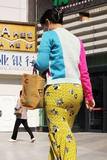 最爱迷人美熟女姐姐黄色长裙真好看