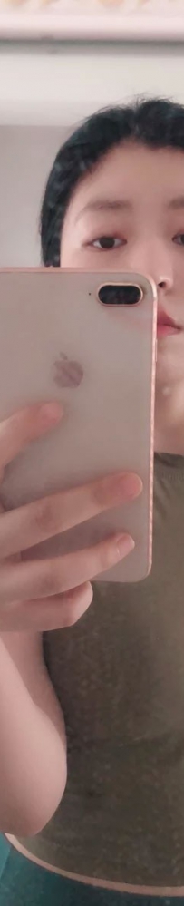 自恋的熟女秀身材