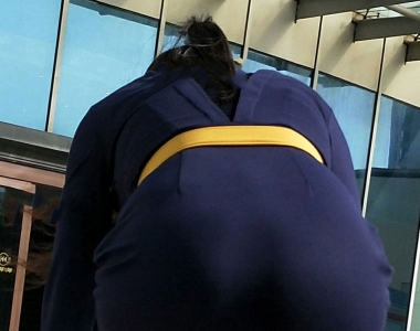 街拍黑色长裙美女图片