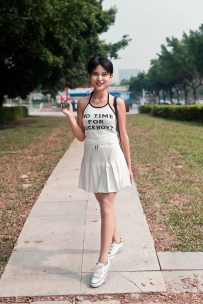 萌宝儿逗比打羽毛球
