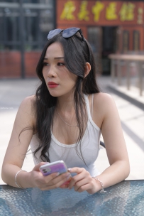 超性感白色包臀裙美女高清写真图片