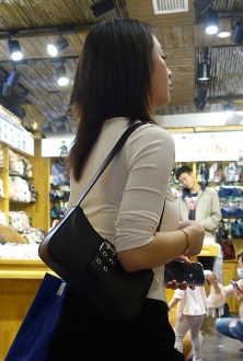 超市里偶遇隔壁美女