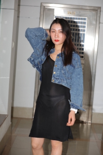 圣诞快乐之性感黑色包臀裙美少妇
